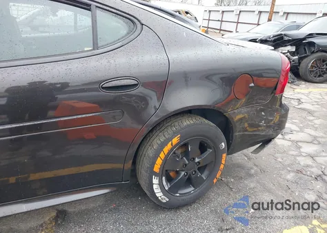 2008 Pontiac Grand Prix z USA, uszkodzony, nr VIN 2G2WP552181154217